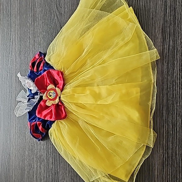 Disney Snow White 12 18 month princess costume world park Halloween EUC EPCOT - Picture 1 of 6